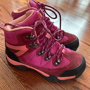 Girls hiking boots, size 2